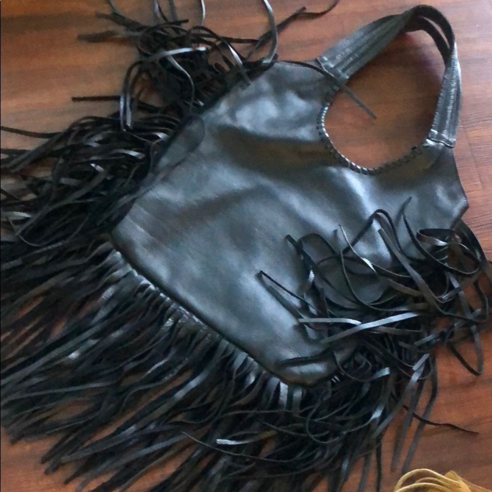 Black Fringe Leather Shoulder Bag - Stylish Women's Tote - Picture 2 of 5